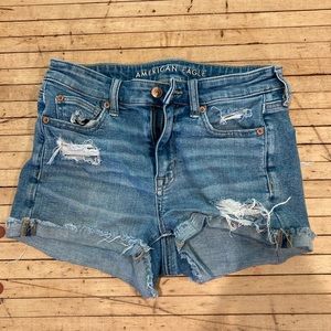 Women American eagle Jean shorts. Size 4.